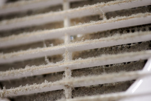 stof en vervuiling in airco filter door achterstallig onderhoud